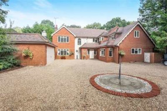 6 Bedroom Detached
